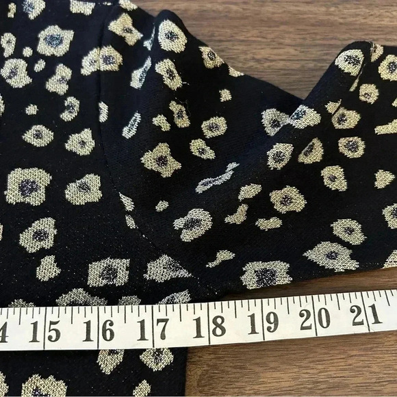 525 Women's Jacquard Cutout Mockneck Top  M - Picture 8 of 10